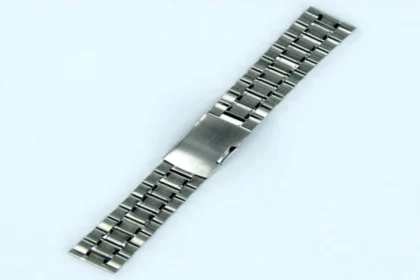 Bracelet montre : le détail qui change complètement le style d’une montre