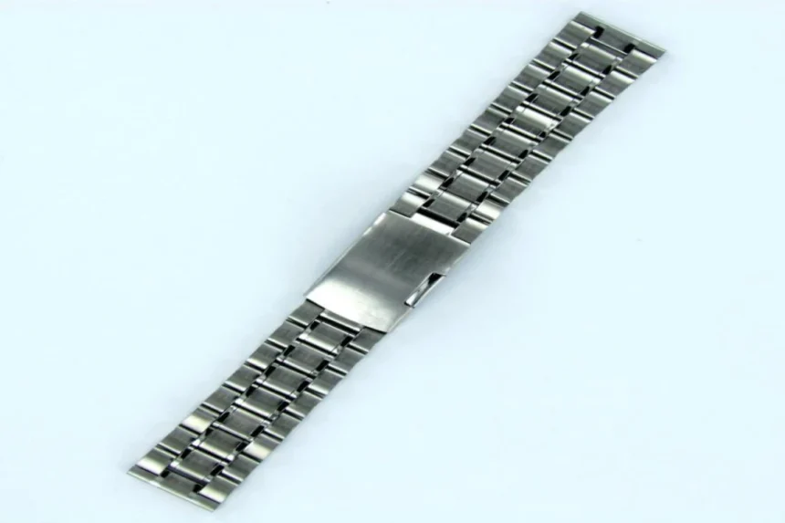 Bracelet montre : le détail qui change complètement le style d’une montre