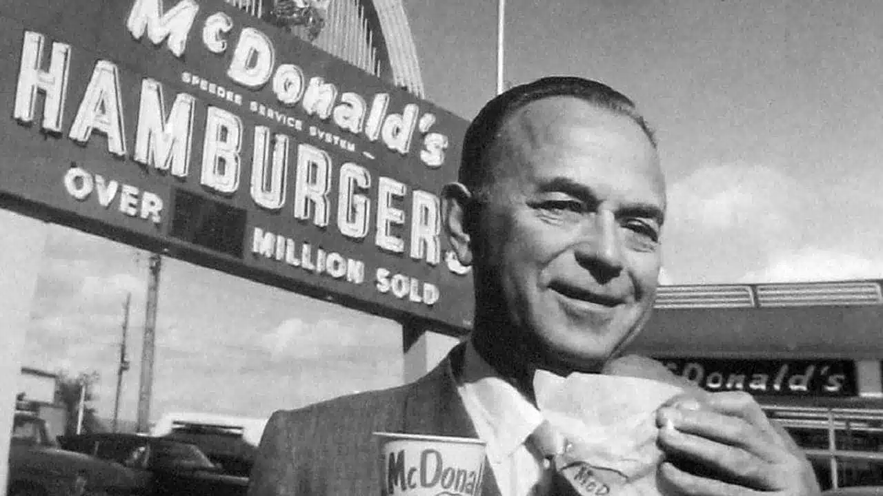 Ray Kroc (sa taille, son poids) qui est sa femme