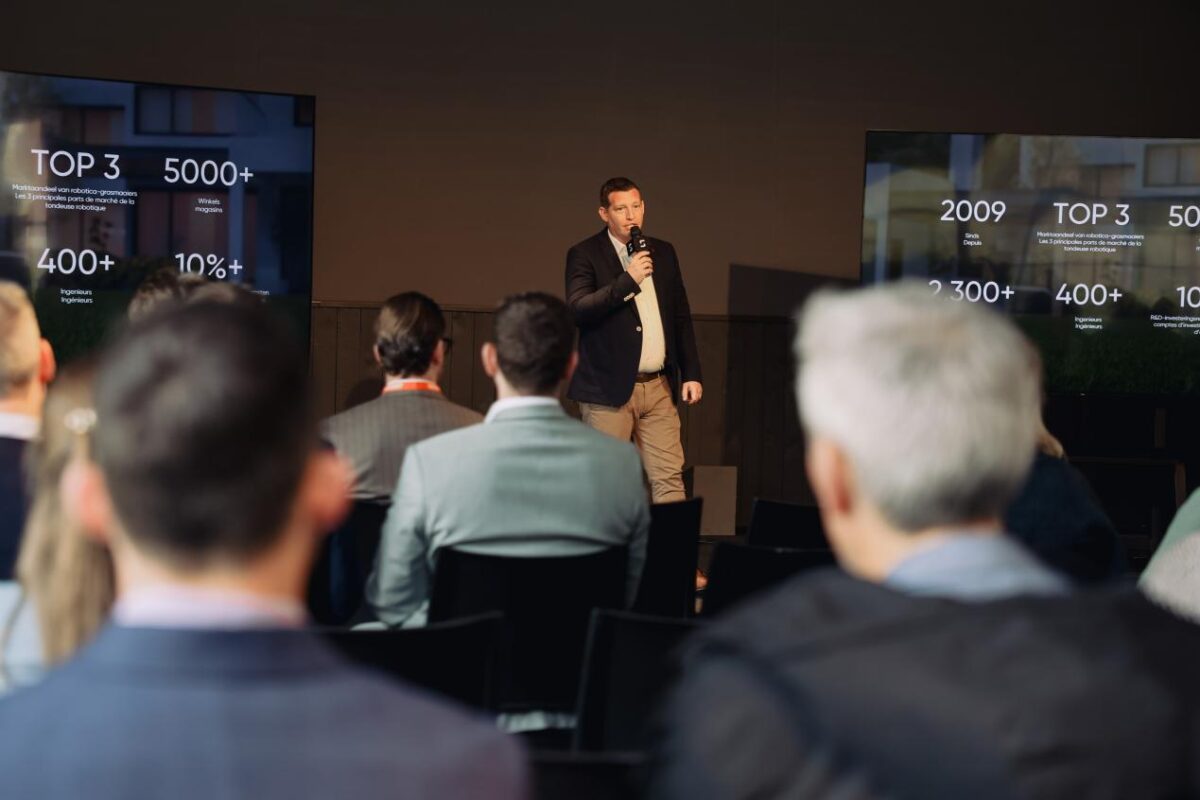 Bart Haemels, Business Unit Manager, HH Garden, presenting