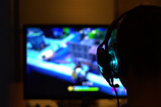 La performance des jeux entre un PC gamer fixe et un PC gamer portable
