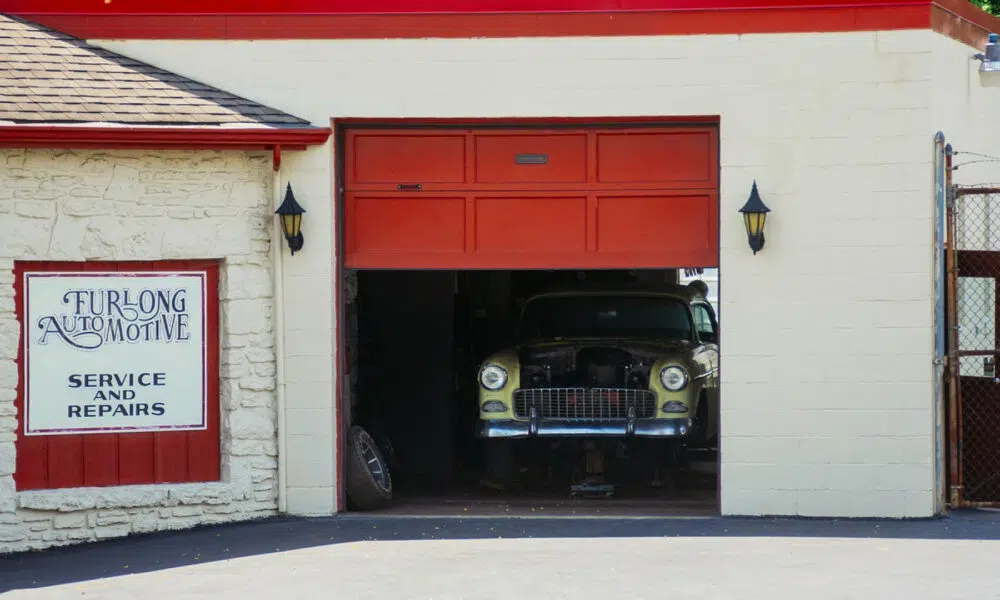 Vaut-il mieux une porte de garage enroulable ou sectionnelle ?